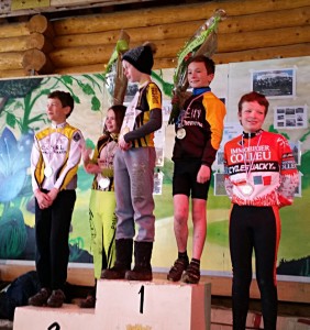 Mathys sur le podium - Courson - 9 avril 2015